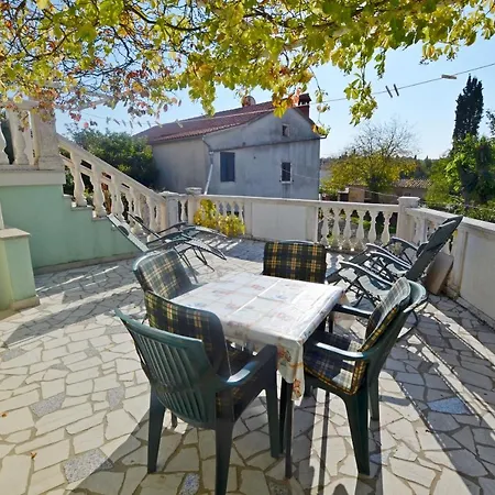 Zora Apartman